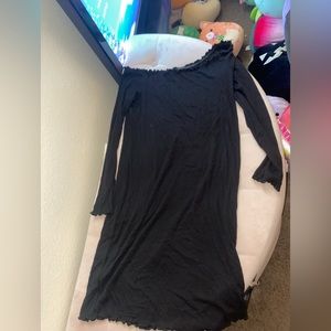 Black off the shoulders dress- large